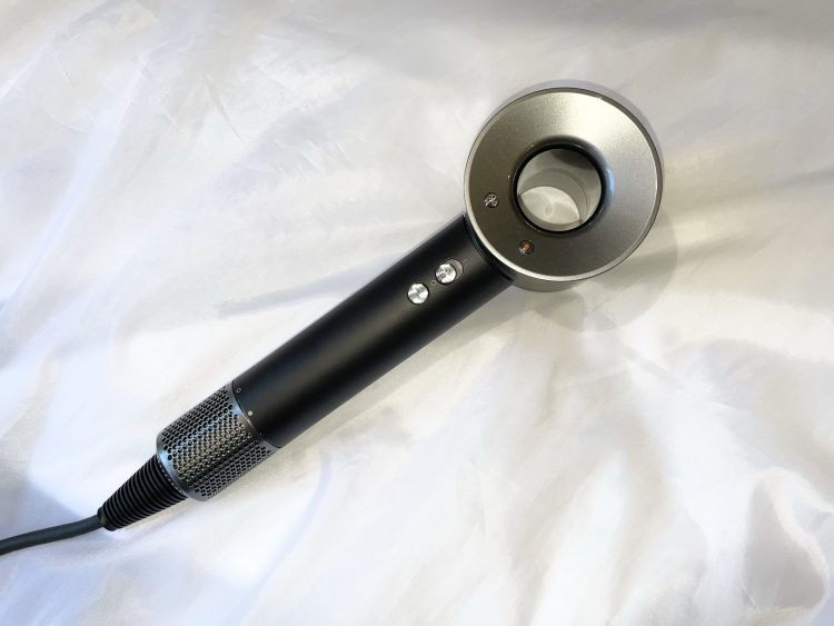 美容師レビュー！ダイソンドライヤーの口コミやメリット&デメリットを