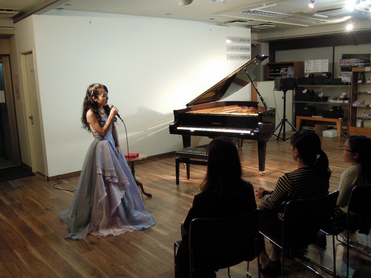 フォトレポート】インストアイベントVol.④ 竹田理琴乃ピアノ