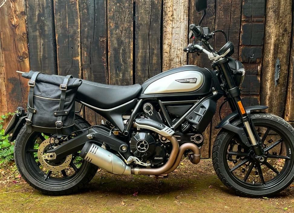 ドゥカティ スクランブラー サドルバッグ ステー ブラック 左右セット