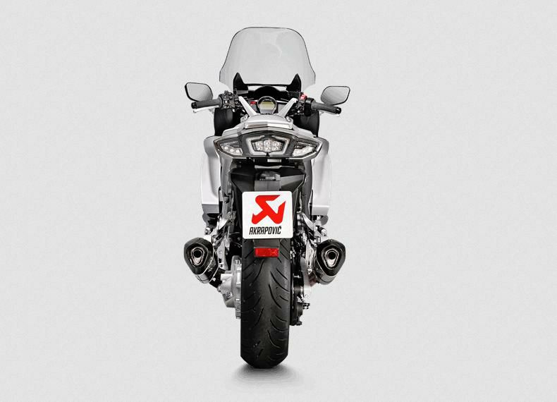 Akrapovic (アクラポヴィッチ) スリップオンマフラー・ECE規格・チタン