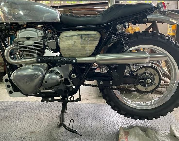 W650 キャブトンスクランブラー 2-1 アップマフラー フルエキ オメガ