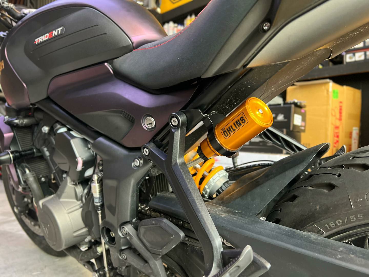 トライデント660 21- リアサスペンション STX46 外付けホース式