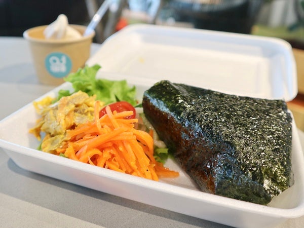 中央区】選べるおにぎり＆デリ3種のランチボックス637円！コスパ最強