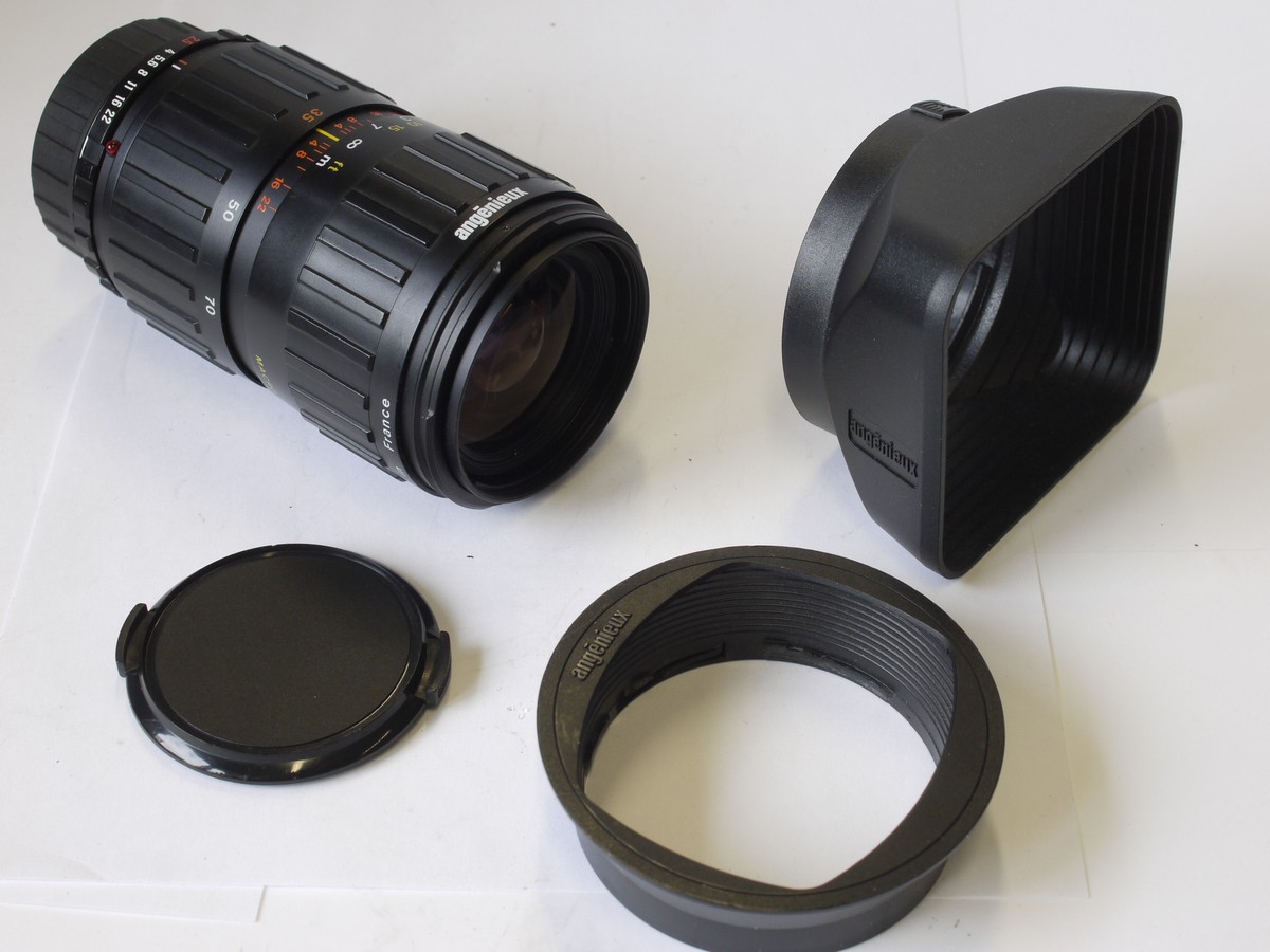 Angenieux 35-70mm (2×35) f2.5-3.3, Leica R Third Cam Zoom lens