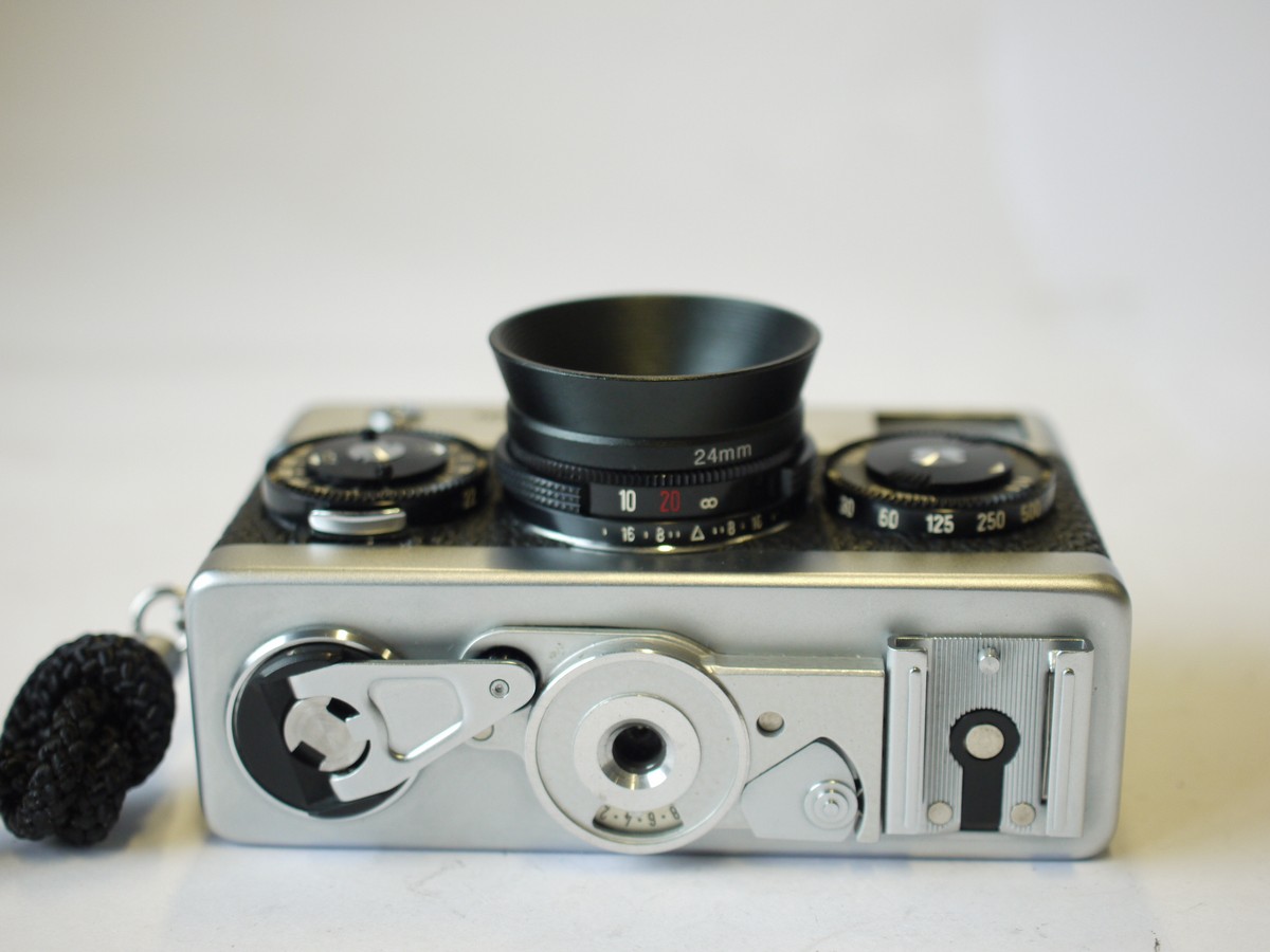 Rollei 35, chrome, with Carl Zeiss 40mm f3.5 Tessar collapsible