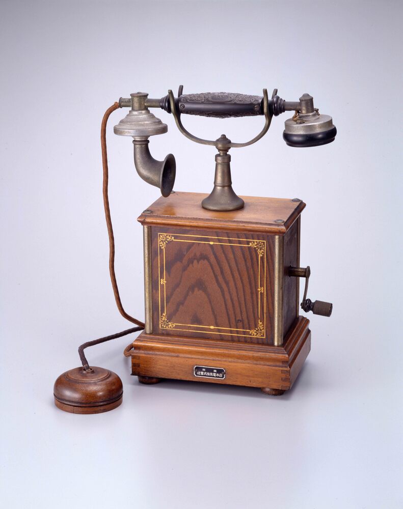 デルビル磁石式甲号卓上電話機 | ToMuCo - Tokyo Museum Collection