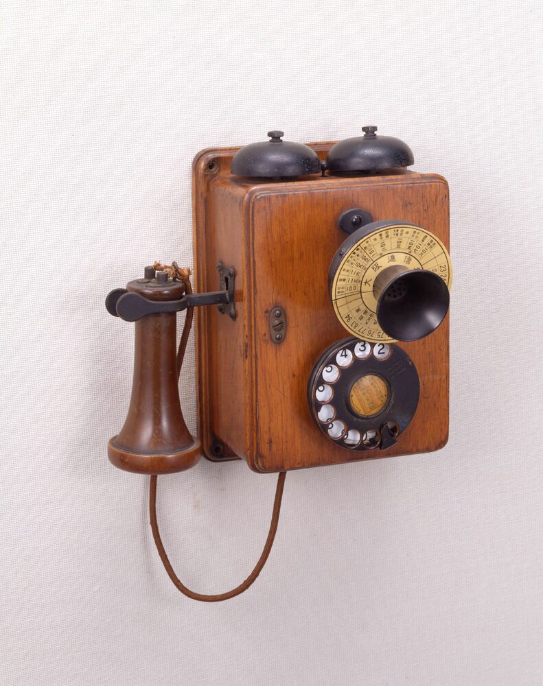 2号自動式壁掛け電話機 | ToMuCo - Tokyo Museum Collection