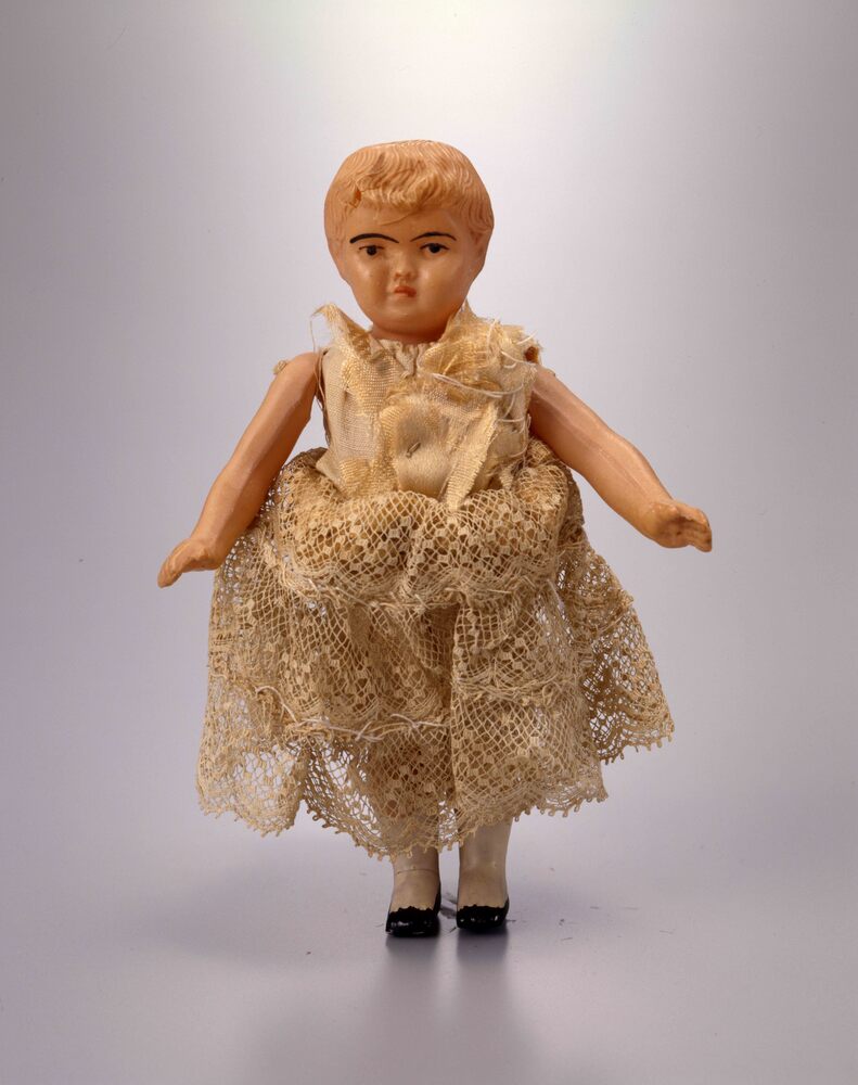 セルロイド人形 花嫁風 | ToMuCo - Tokyo Museum Collection