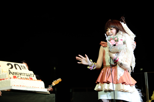 Chara、20周年の締め括りとなる全国ツアーファイナル公演が渋谷公会堂