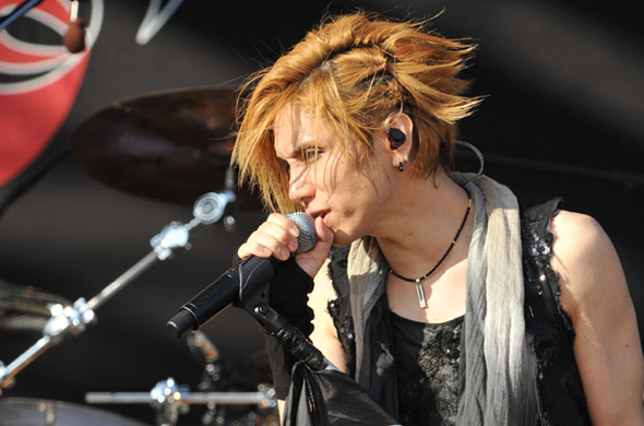 Acid Black Cherry、全国で4万人を動員した野外フリーライヴ