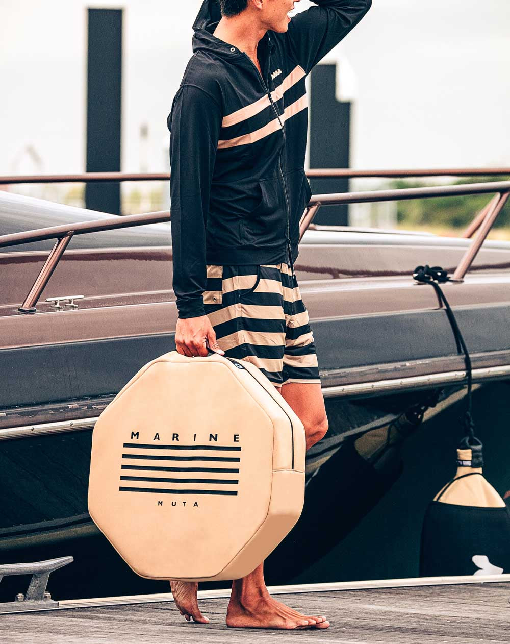 gymterior x muta MARINE シェイプエイト [全2色] – muta Online Store