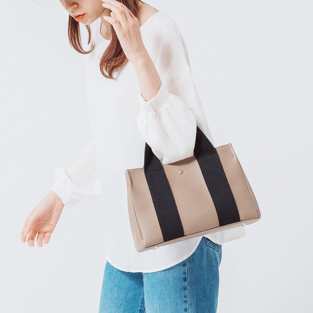 PVC(合成皮革) ショルダーベルト付き マグネット式 ミニ トート