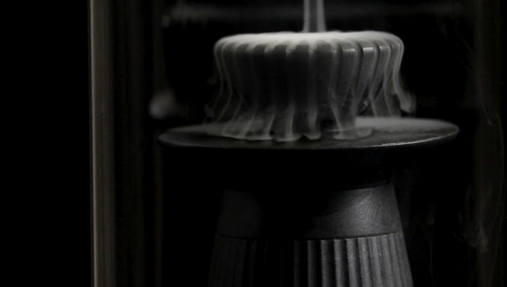 新感覚！ 煙が下に流れる倒流香向けお香立て「煙摩 -enma-」 - bouncy