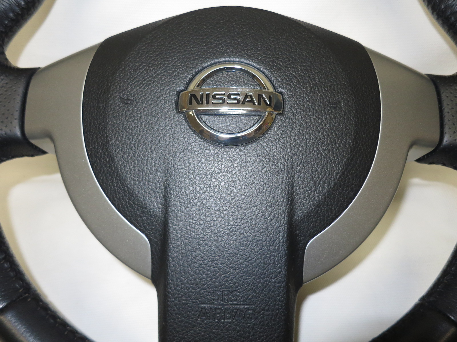 松下自動車（有限会社キシアンドサンズリミテッド） / エクストレイル