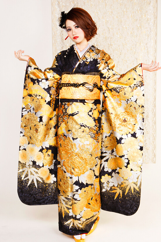 みやびの振袖 /ゴールド色/黒色/グラマラス/牡丹柄/ 黒金牡丹桜 | My振袖
