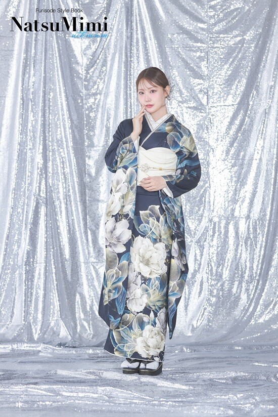 PLUMの振袖 /紺色/レトロ/花柄/ 【NatsuMimi｜なつきちゃん着用】深い