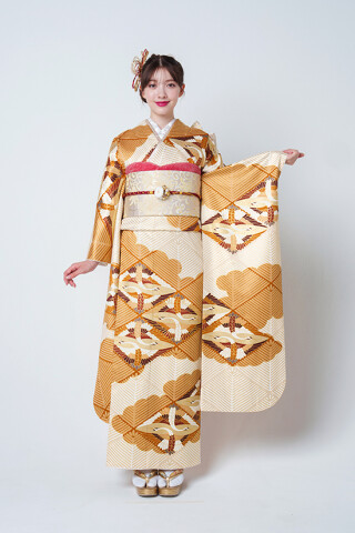 京都きもの友禅の振袖 /白色/ゴールド色/古典/花柄/ No.315 正絹 金彩