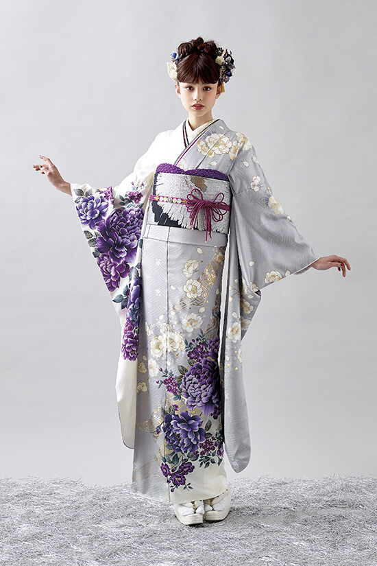 KIMONO TSUTAYAの振袖 /紫色/グレー色/エレガント/牡丹柄/ LiLiCA №516