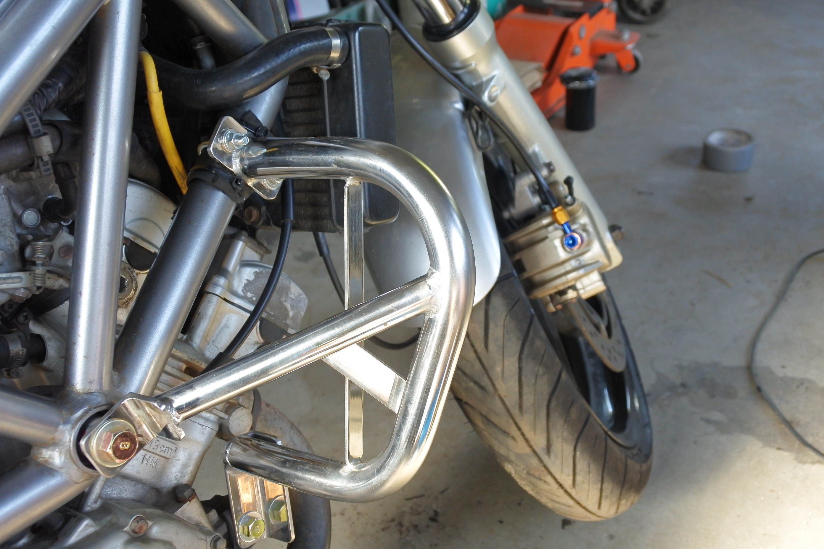 VTR250転倒対策にSSBバンパーをオススメする理由とジムカーナでの効果