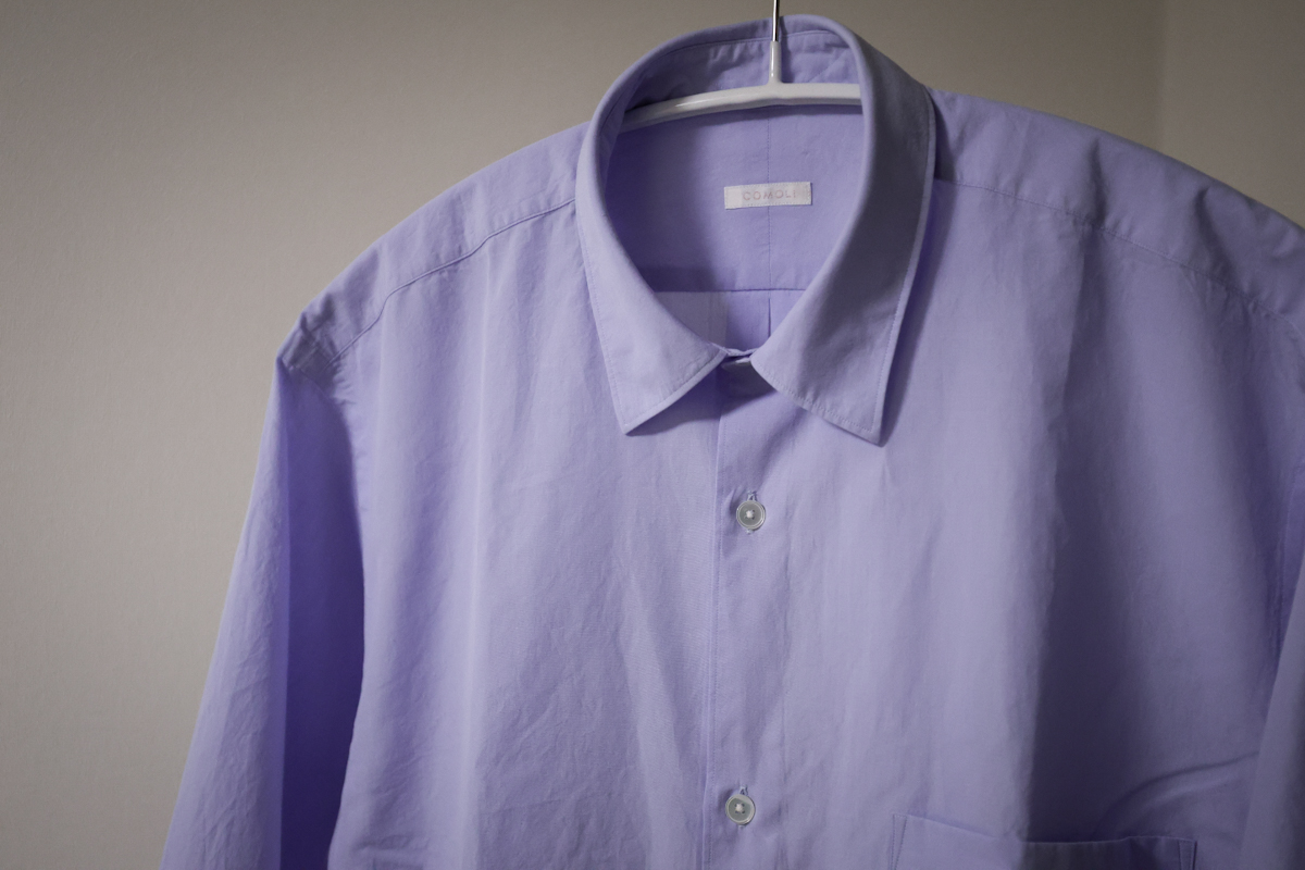 COMOLI】コモリシャツ（サックス）購入レビュー【2023SS】 | めもぶろ