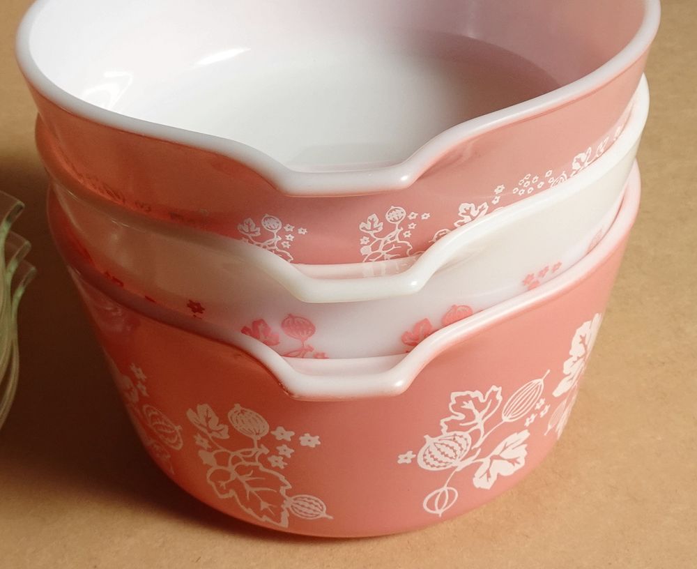 SHOP偶然と必然の間 PYREX COVERED CASSEROLE GOOSEBERRY 1950s-1970s