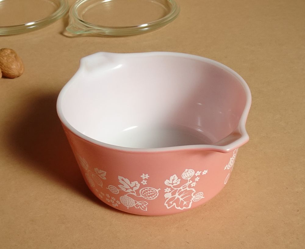 SHOP偶然と必然の間 PYREX COVERED CASSEROLE GOOSEBERRY 1950s-1970s