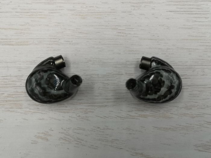 レビュー】JH Audio ROXANNE AION | 多ドライバのパイオニア！ 超濃密