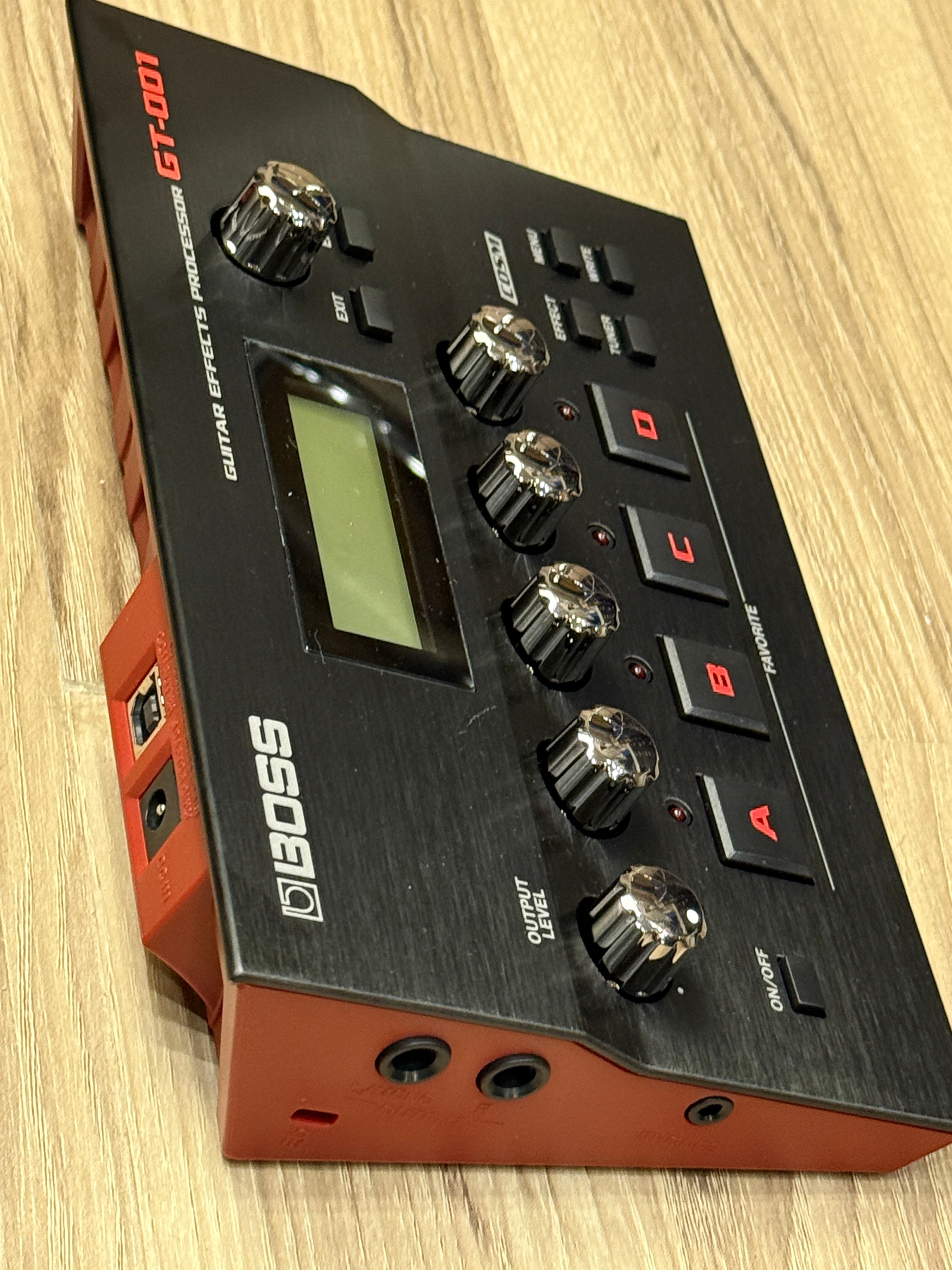 Boss GT-001 Guitar Effect Processor Tabletop USB – nafiriguitar.com