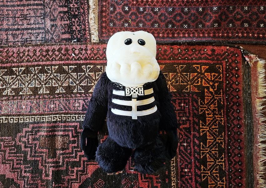BOUNTY HUNTER x SECRETBASE Skull-Kun Plush Doll。 | 鉄は熱いうちに