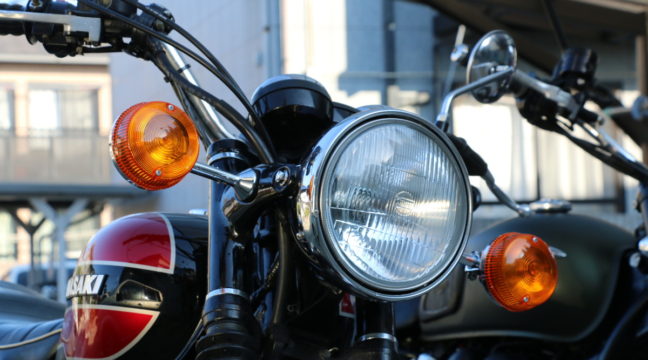 レビュー】カワサキW650のウインカーをイナドメのW3風ウインカーに交換