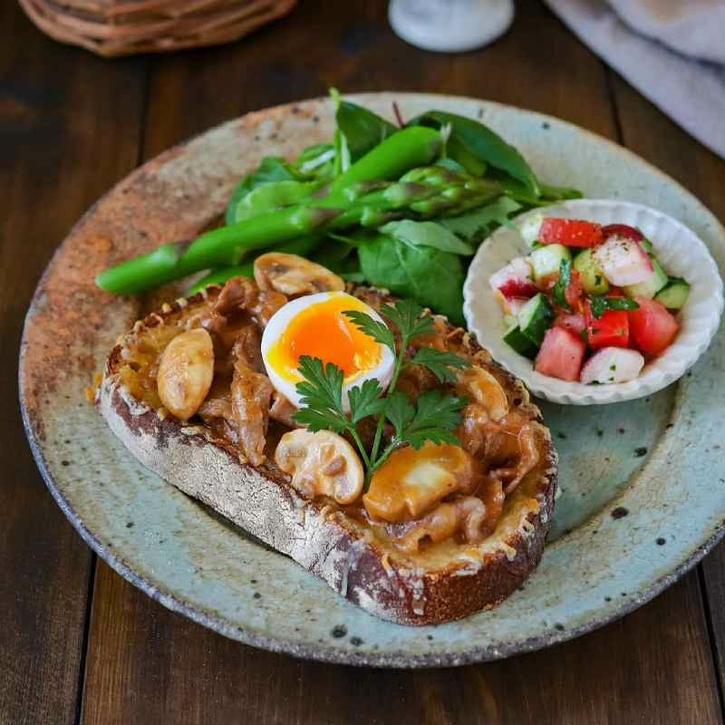 メゾンソワレ 牛肉ときのこでつくるビーフストロガノフ用ソース