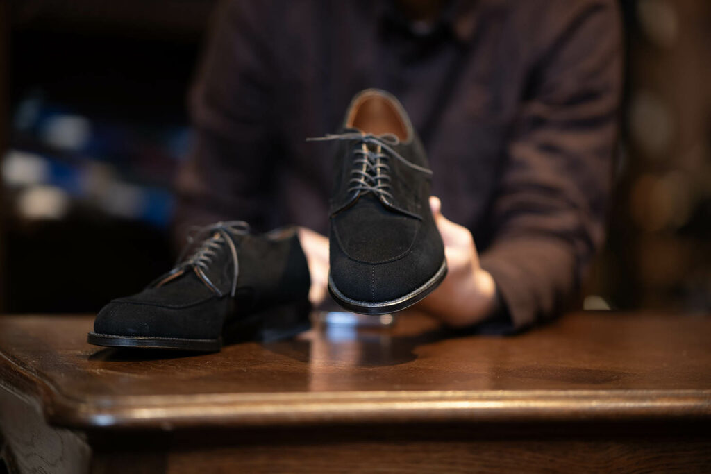 オールデン 54357 別注Vチップ カーフスウェード Black | Shoes Salon