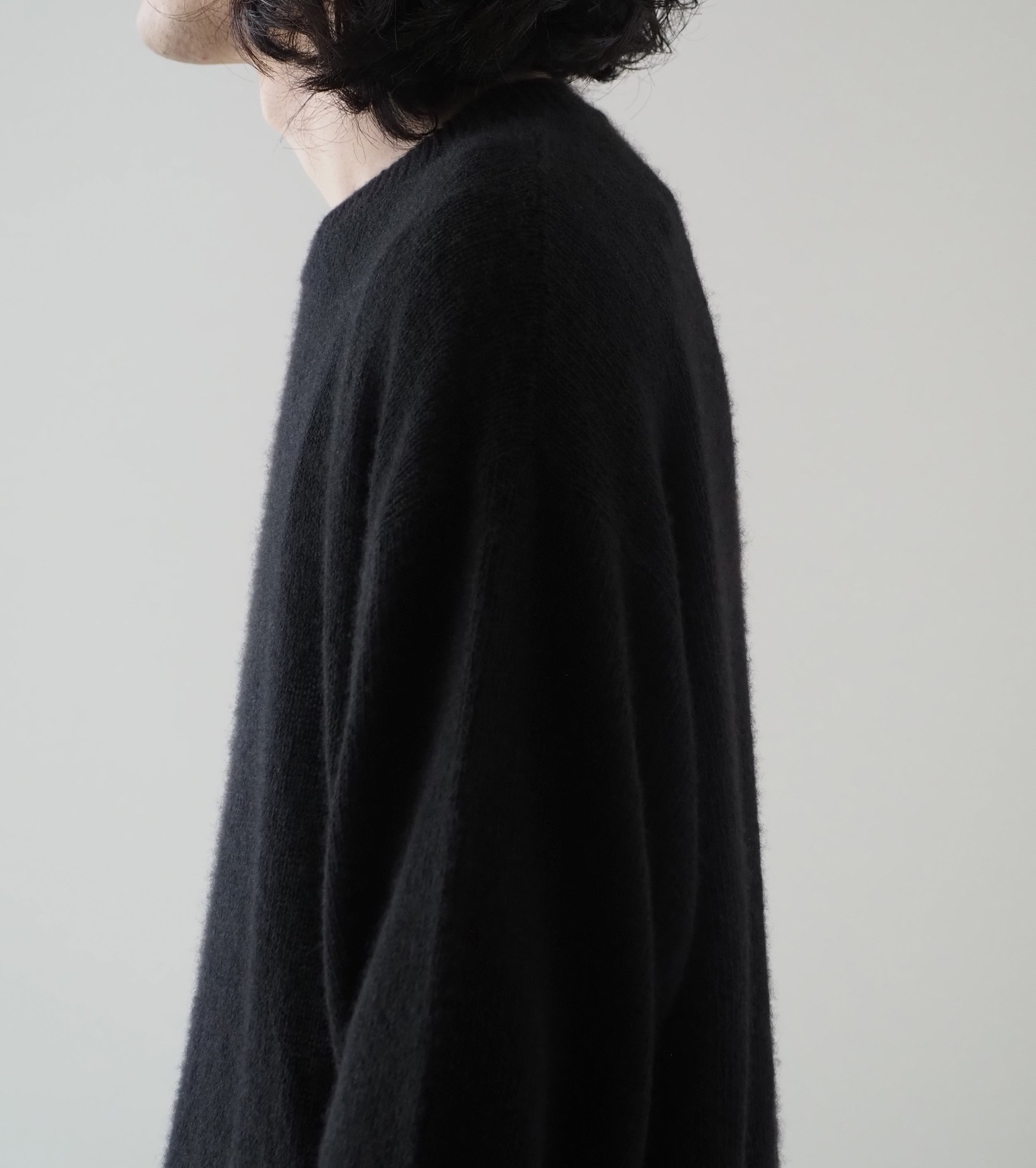 COMOLI カシミヤ 製品染 クルーネックニット, Black – Navyblue