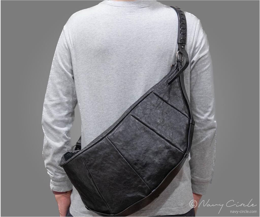 私の愛用品 (6) YSL rive gaucheの銘品鞄Mombasa | Navy Circle