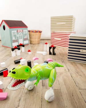 タカラトミー、やんちゃな恐竜ロボット「Hello!DINO」を発売、動画で