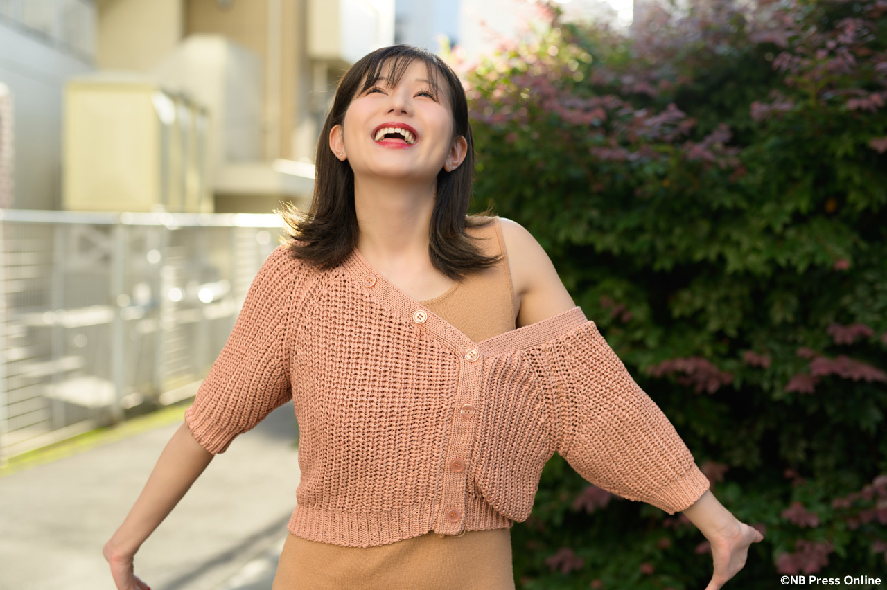 谷川愛梨インタビュー】「舞台と写真集撮影の両立が大変でした」 – NB