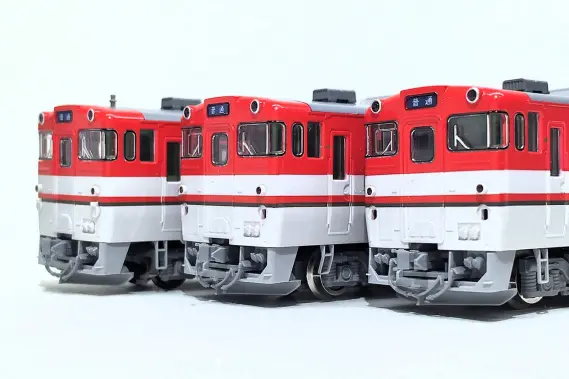 キハ47 新潟色・赤セット 入線です。TOMIX 98014 | NGaugeJP - 横濱