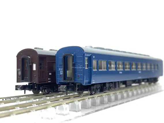 夜行鈍行「はやたま」が入線しました。 KATO 10-1881 | NGaugeJP