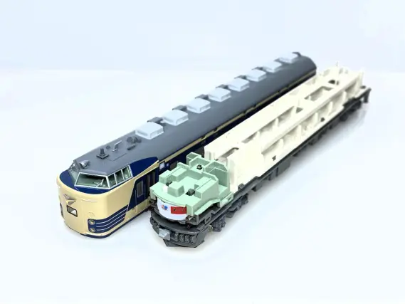 583系 N1・N2編成「わくわくドリーム号」 が入線しました。 KATO 10
