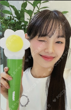 Pocamarket, LOONA Chuu Official Light Stick Orbit K-pop Photocard