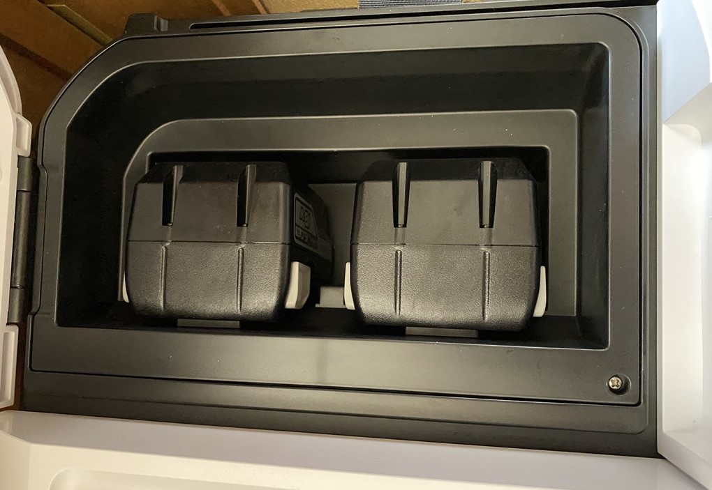 ハイコーキの冷温庫「UL18DB」レビュー。バッテリー充電器必要なし