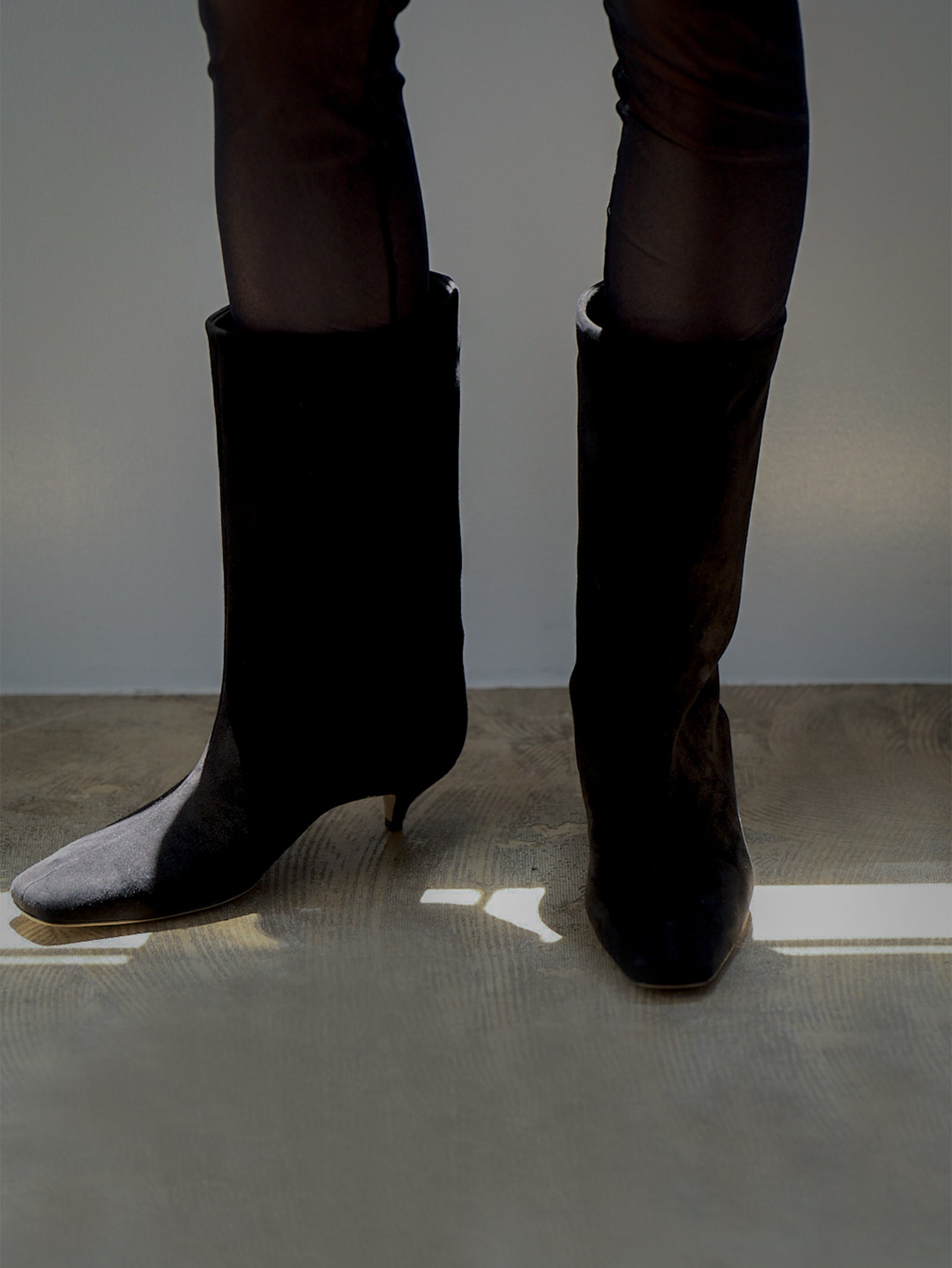 スクエアトゥースエードミドルブーツ 7321/EMA/BLACK – NEBULONI E.