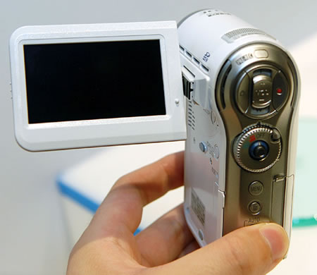 Panasonic HDC-SD7 world's smallest HD camcorder – Newlaunches