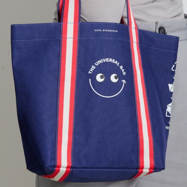 10/23発売【アニヤ×明治屋】のバッグは使いやすいミニサイズ！｜VERY