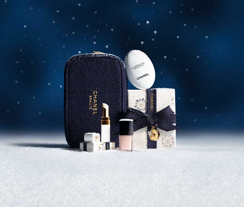 クリスマスコフレ2025特集】シャネル、YSL、プラダ。大人がときめく