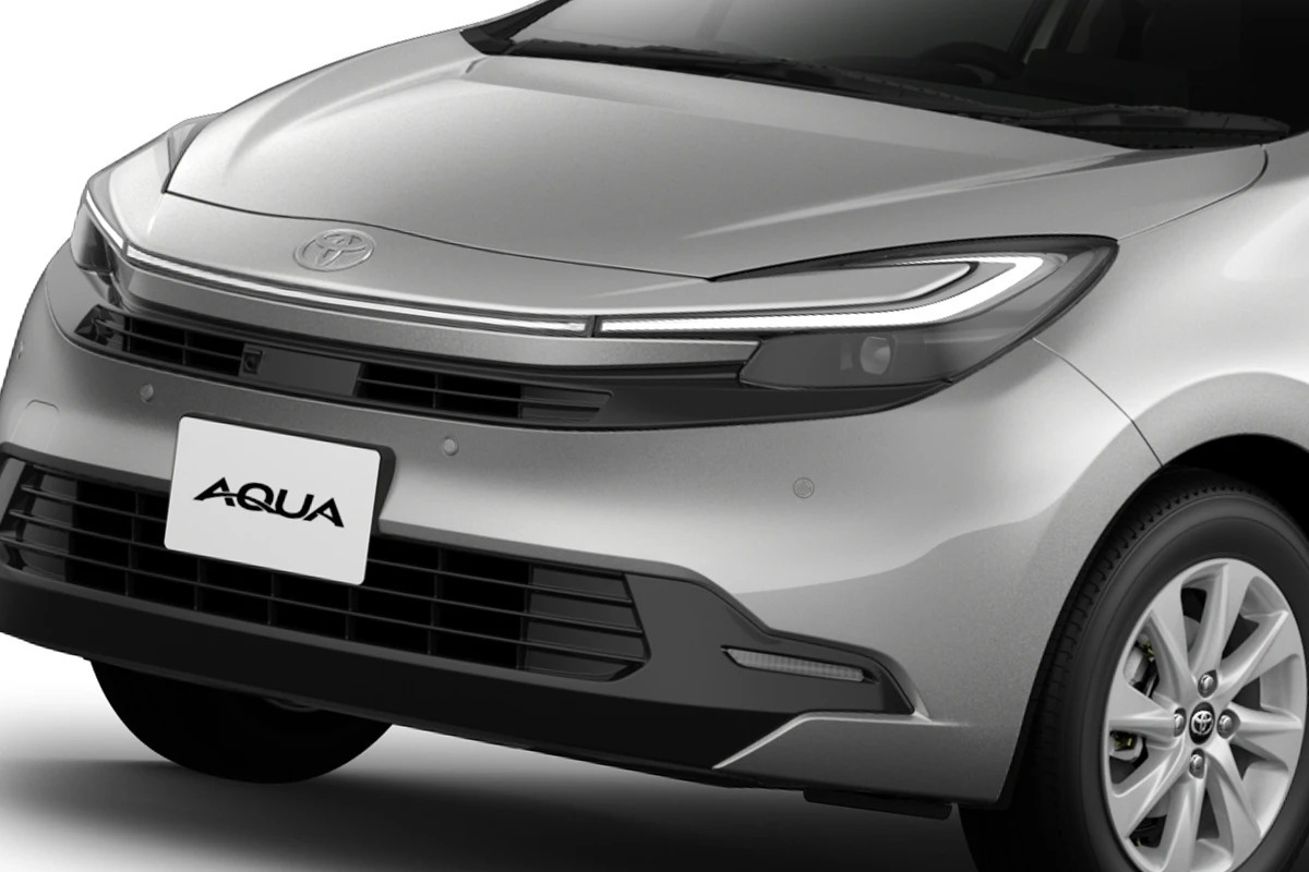 9月の改良で“ハンマーヘッド顔”＆値上げの新型「アクア」。月販4000台