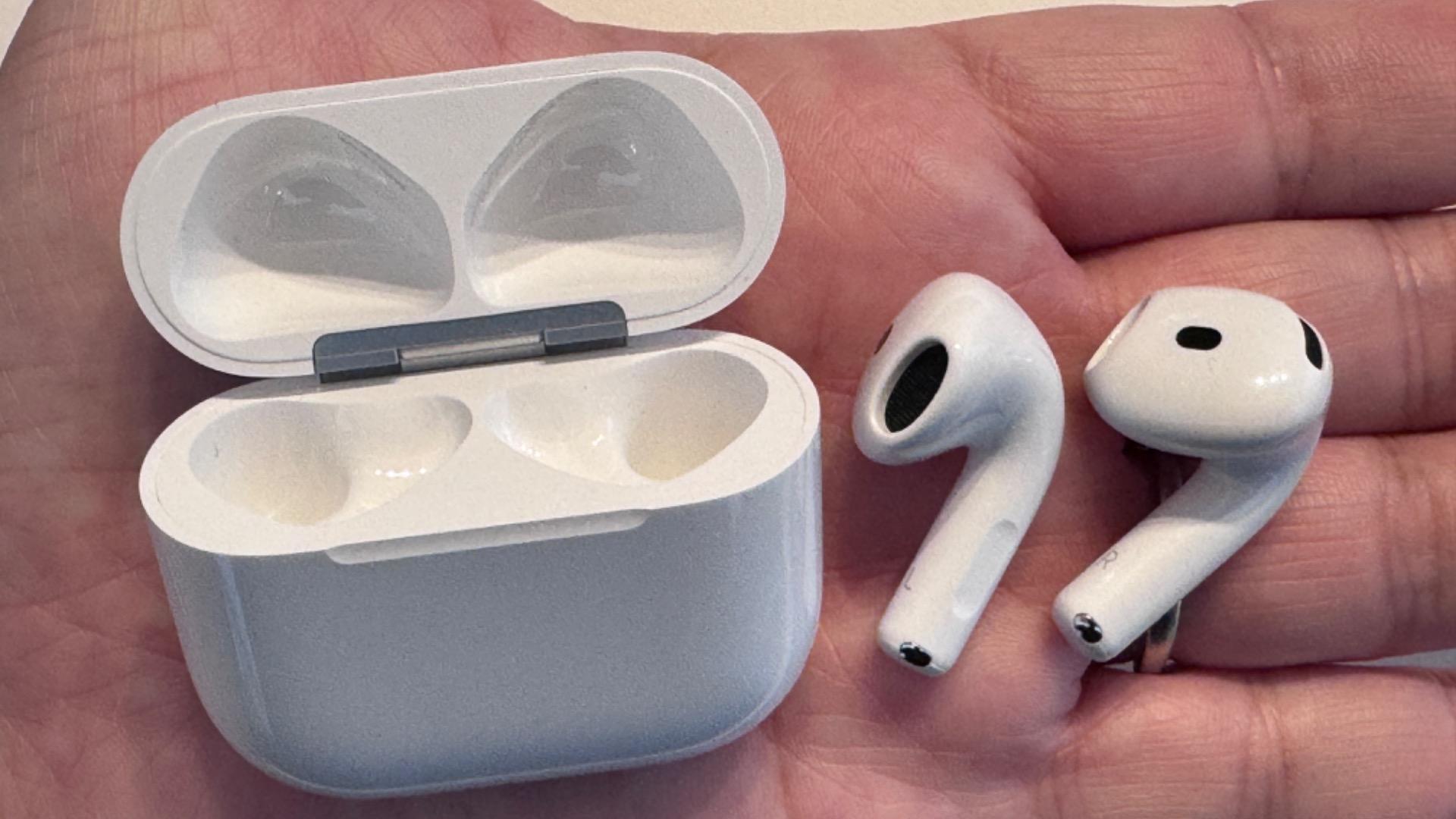 9月20日発売「AirPods 4」はアクティブノイズキャンセル版を選ぶべき