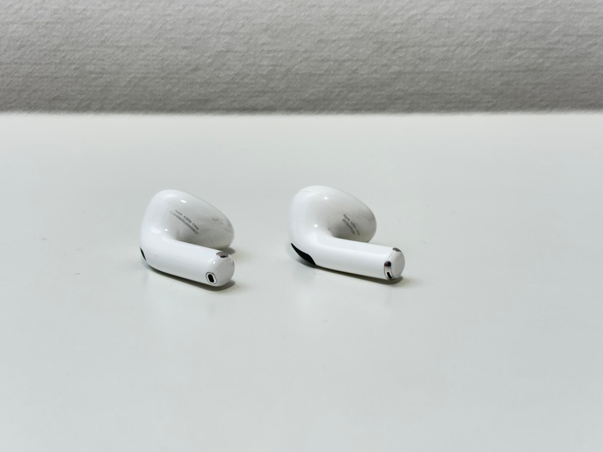 先行レビュー】ノイズキャンセリング搭載のAirPods 4に、自分の耳は