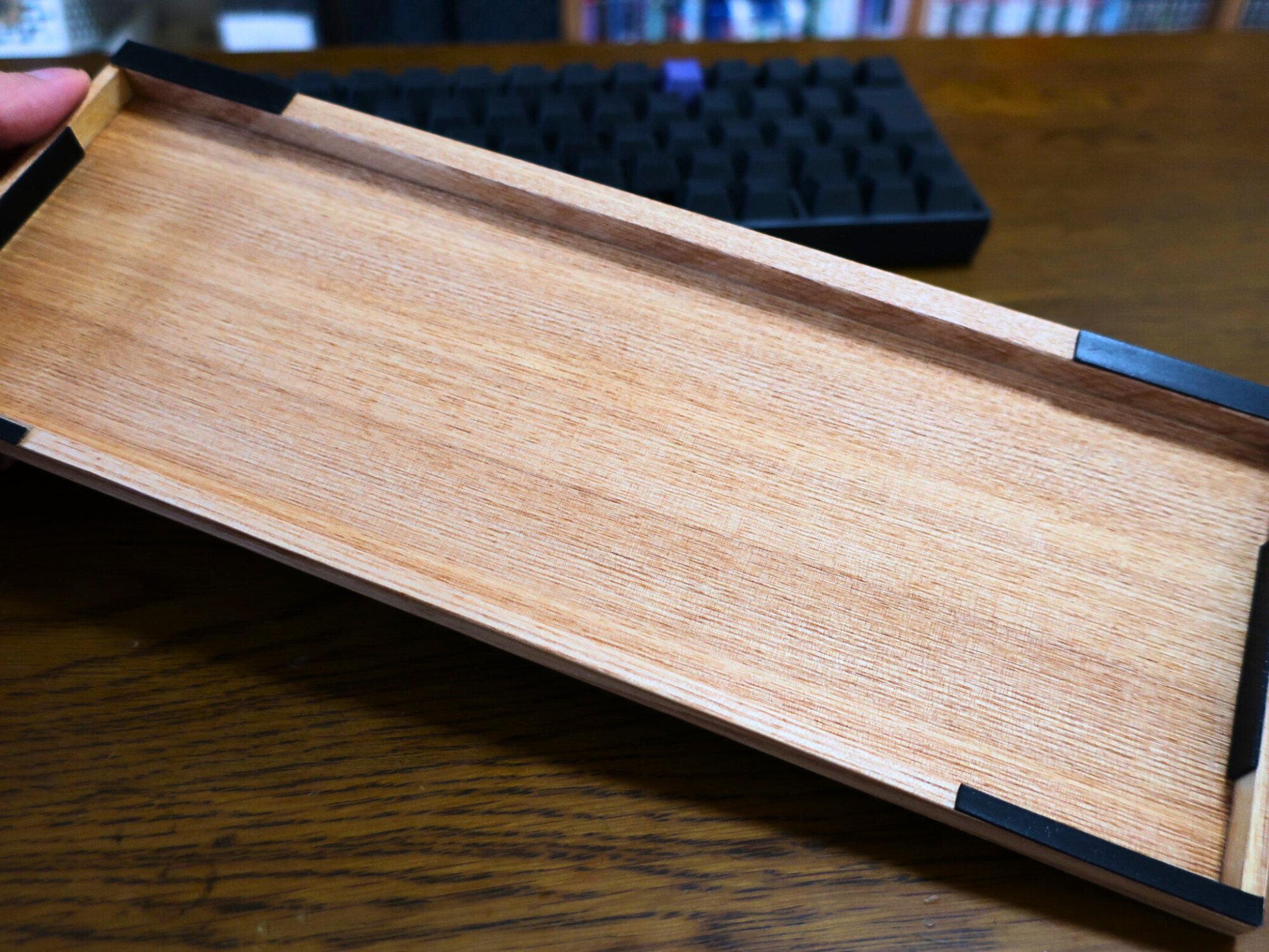 名案】キーボードルーフとパームレストを一緒にすれば荷物も一個に