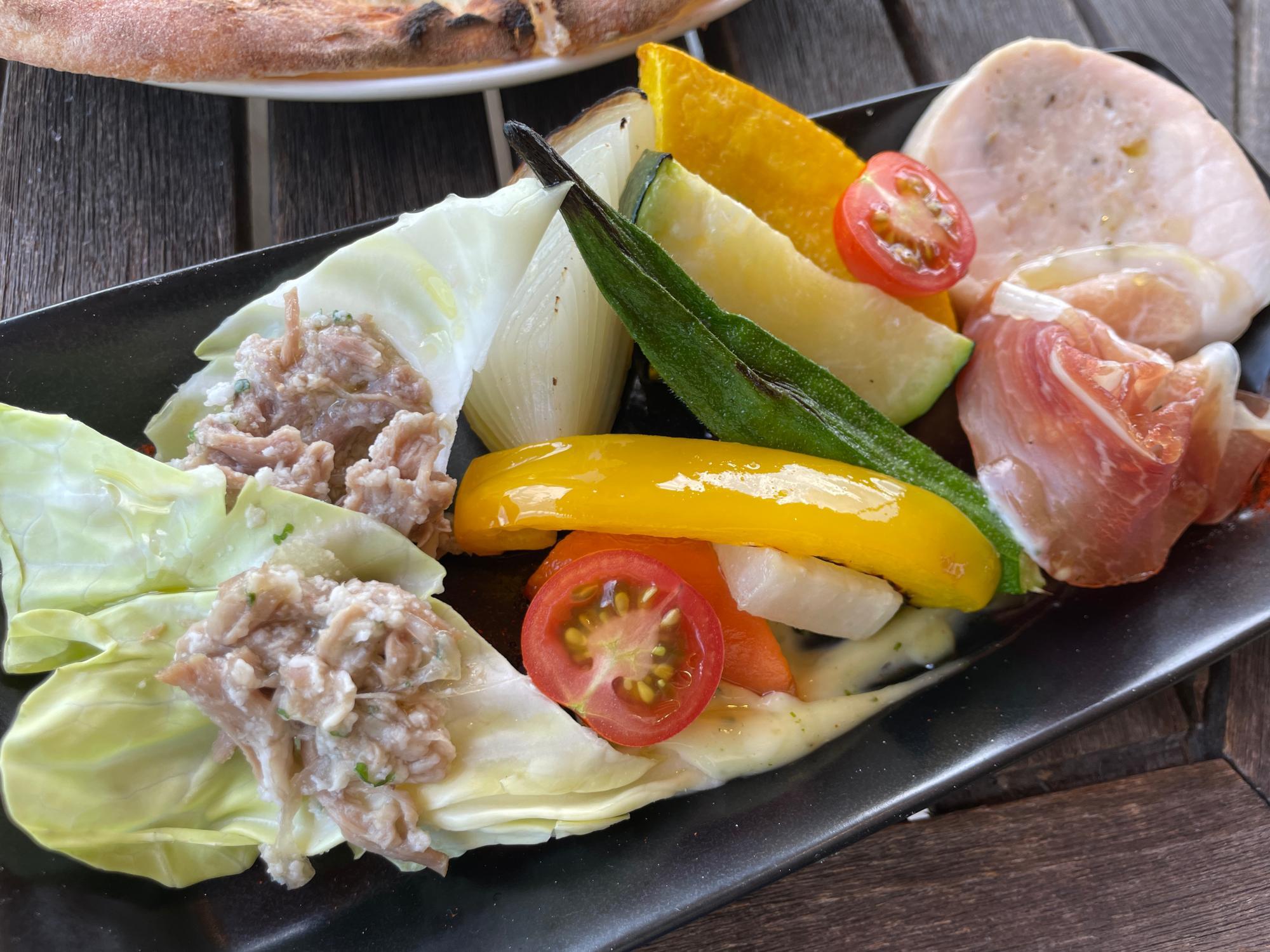 天理市】自家菜園の有機野菜沢山のランチとこだわりピザをのどかな田園